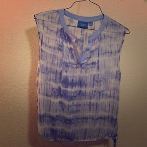 Sleeveless Simply Vera top